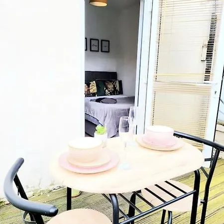 One Bedroom Apartment With A Terrace In Angel London Exterior photo