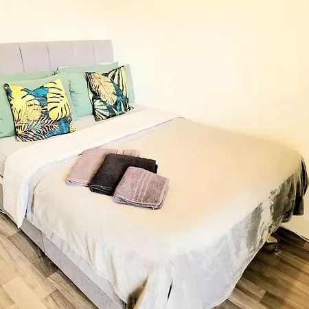 One Bedroom Apartment With A Terrace In Angel London Exterior photo