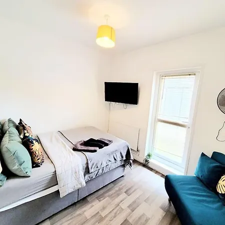 One Bedroom Apartment With A Terrace In Angel London Exterior photo